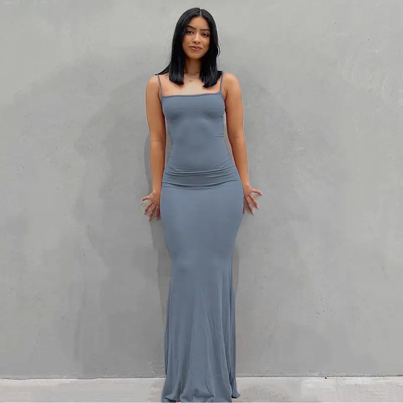 Vestido con espalda descubierta