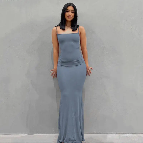 Vestido con espalda descubierta