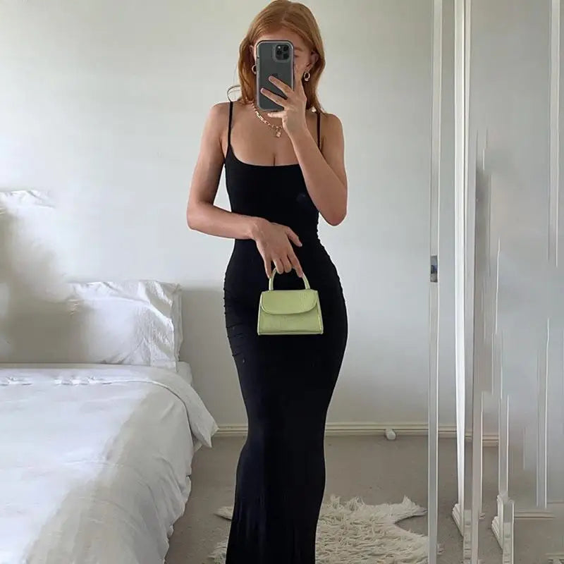 Vestido con espalda descubierta